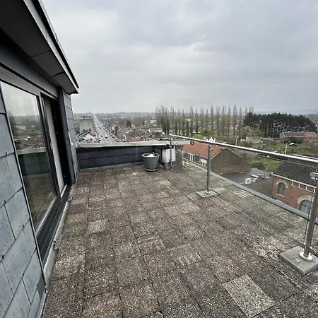 公寓 Cozy And Bright Penthouse In A Great Location 列日