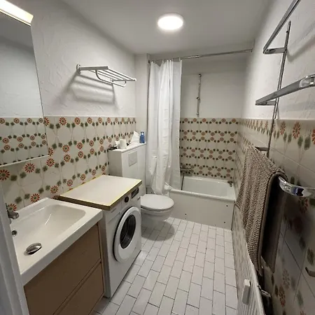 Cozy And Bright Penthouse In A Great Location 公寓 *